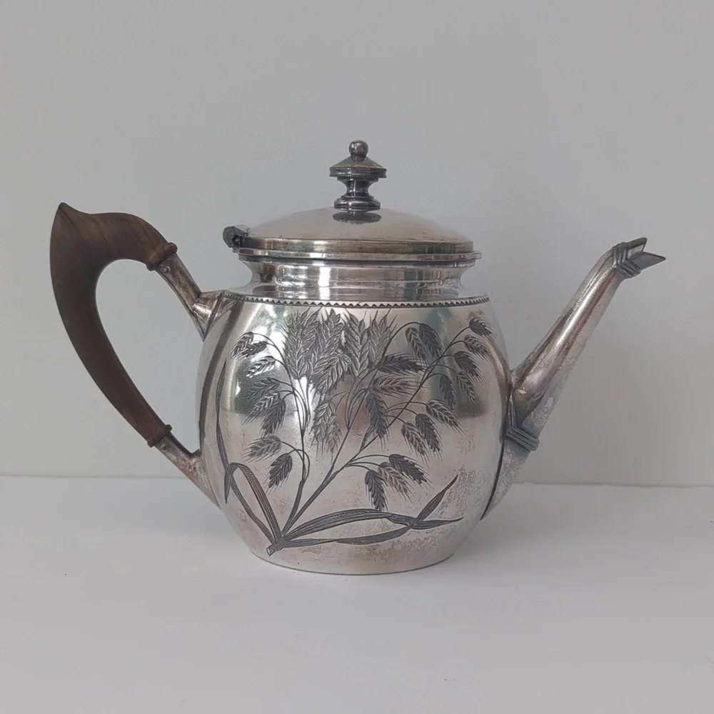 Meridien B. Company Quadruple Plate Lidded Tea Pot Wood Handle 1965 Vintage